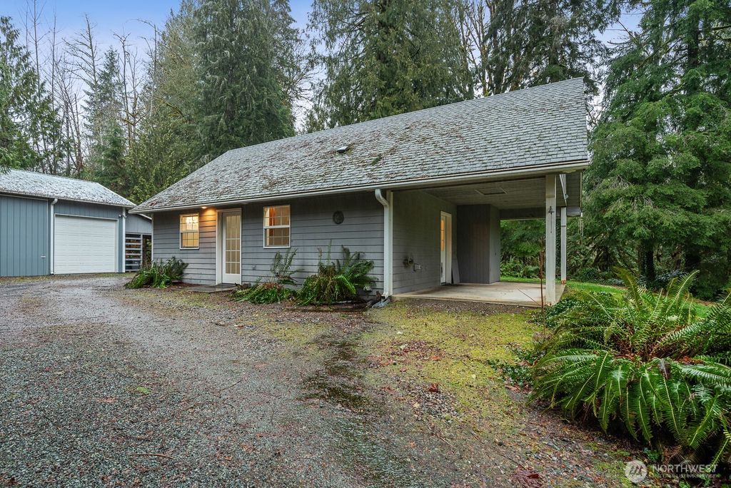Photo of 40519 E Whitehorse Drive, Arlington, WA 98223 (MLS # 2334541)