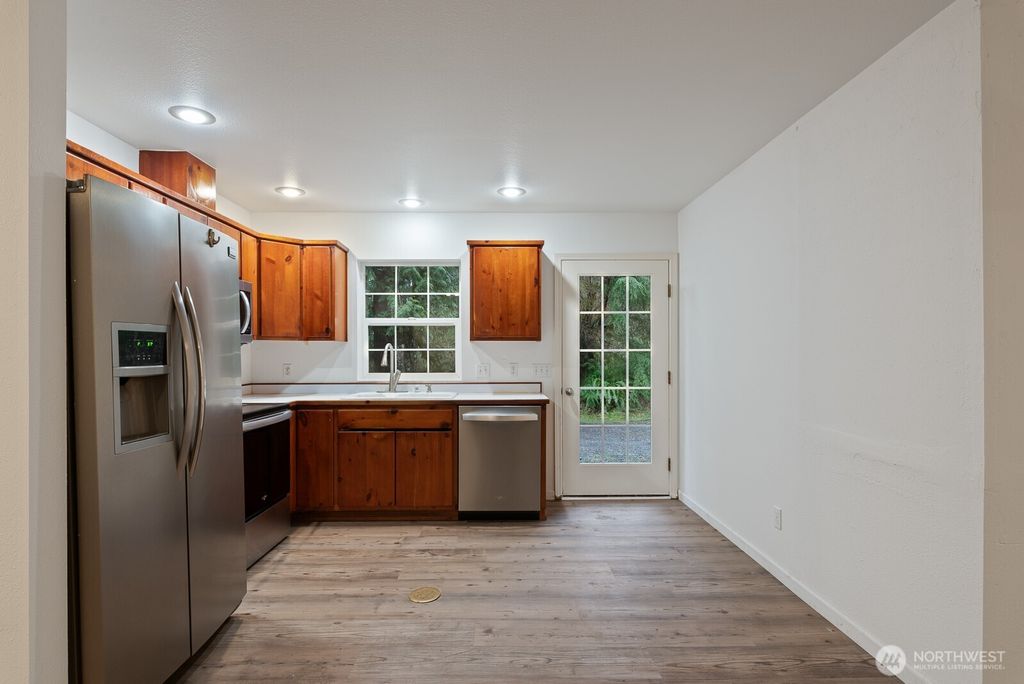Photo of 40519 E Whitehorse Drive, Arlington, WA 98223 (MLS # 2334541)