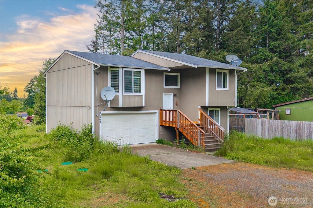Photo of 31509 61st Avenue S, Roy, WA 98580 (MLS # 2483884)