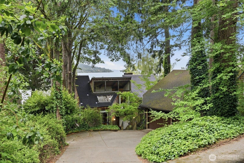 500 W Lake Sammamish Parkway NE