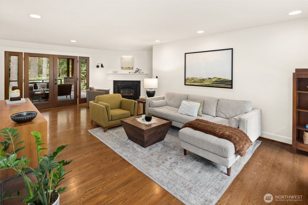 Photo of 7343 216th Avenue NE, Redmond, WA 98053 (MLS # 2354425)