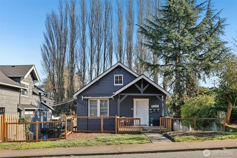 Photo of 3527 Wetmore Avenue, Everett, WA 98201 (MLS # 2472354)