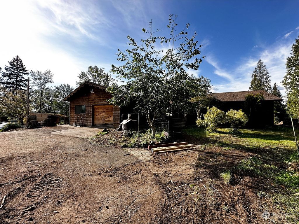 Photo of 37953 Auburn Enumclaw Road SE, Auburn, WA 98092 (MLS # 2067292)