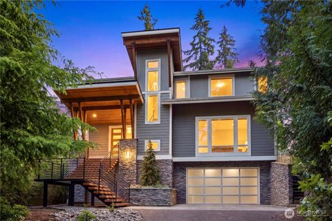 Photo of 16003 SE 43rd Street, Bellevue, WA 98006 (MLS # 2525889)