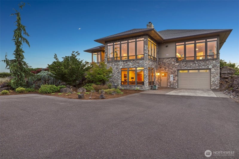 1384 Bayswater Road
