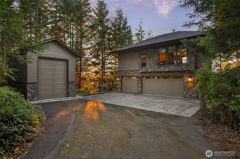 1384 Bayswater Road