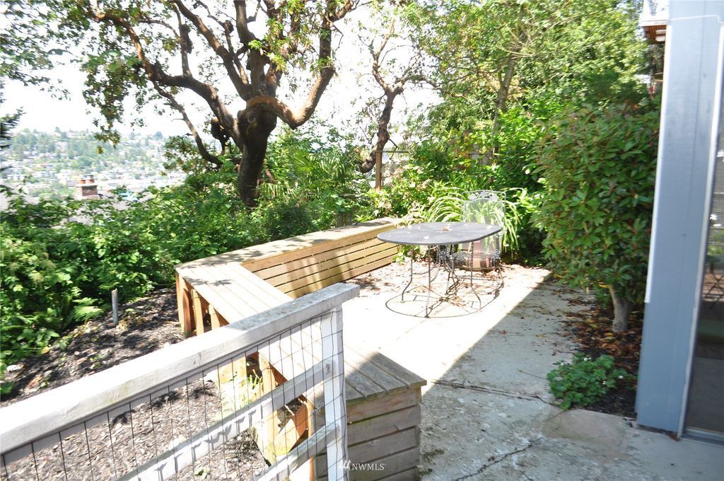 Photo of 2231 11th Avenue W, Seattle, WA 98119 (MLS # 1957655)