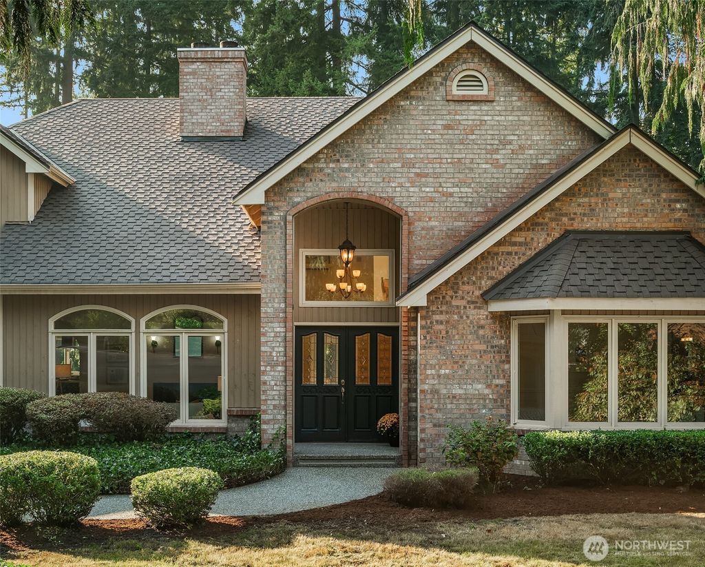 Photo of 16707 NE 124th Street, Redmond, WA 98052 (MLS # 2528433)