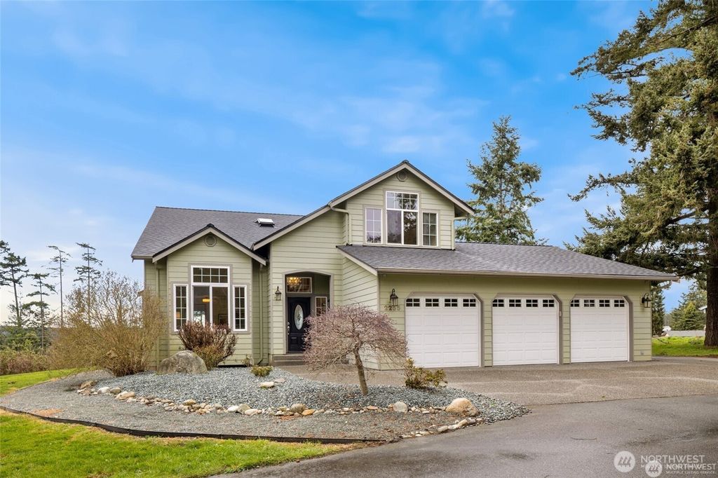 Photo of 2255 Aviator Lane, Oak Harbor, WA 98277 (MLS # 2526655)