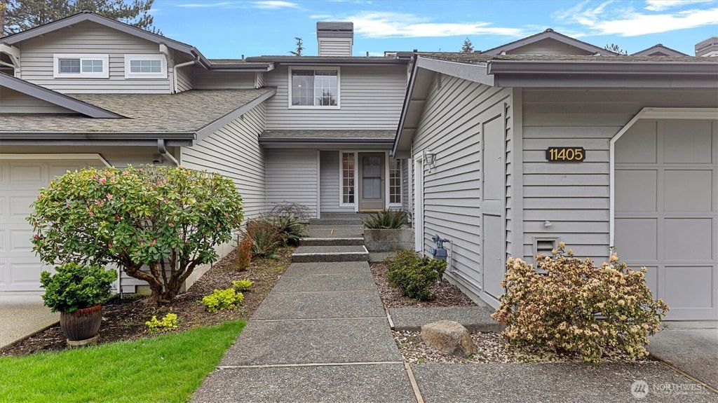 Photo of 11405 SE 65th Street, Bellevue, WA 98006 (MLS # 2382471)