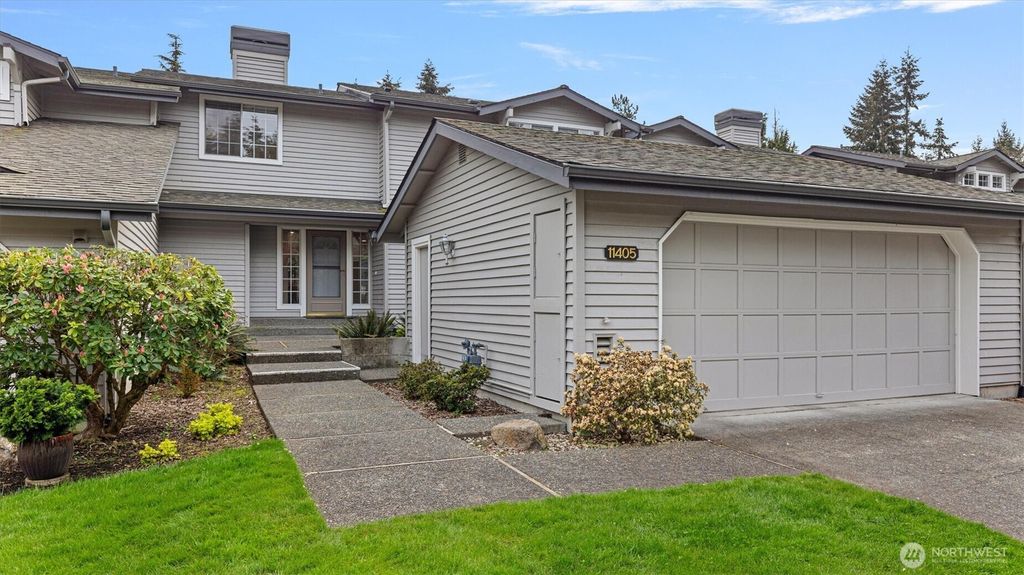 Photo of 11405 SE 65th Street, Bellevue, WA 98006 (MLS # 2382471)