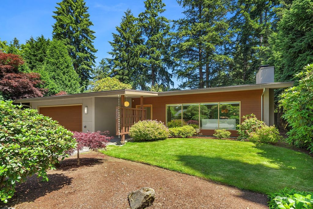 Photo of 4320 91st Avenue SE, Mercer Island, WA 98040 (MLS # 2250287)