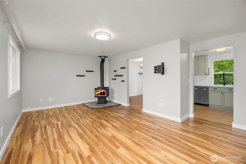 Photo of 15718 126th Place NE, Woodinville, WA 98072 (MLS # 2517125)