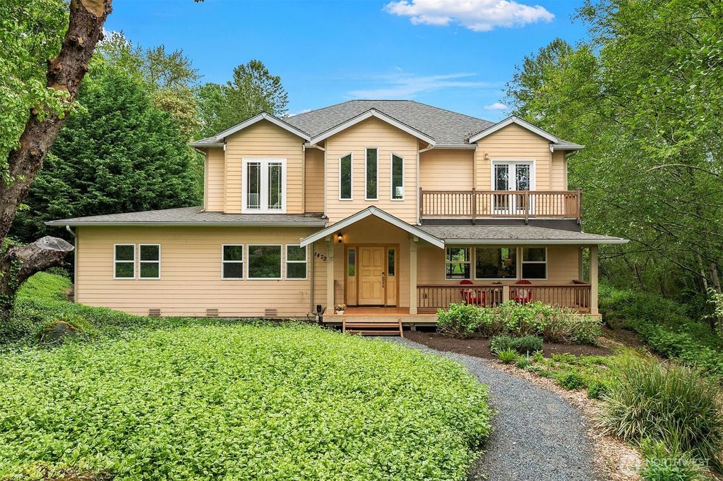 Photo of 14730 75th Avenue NE, Kenmore, WA 98028 (MLS # 2526322)