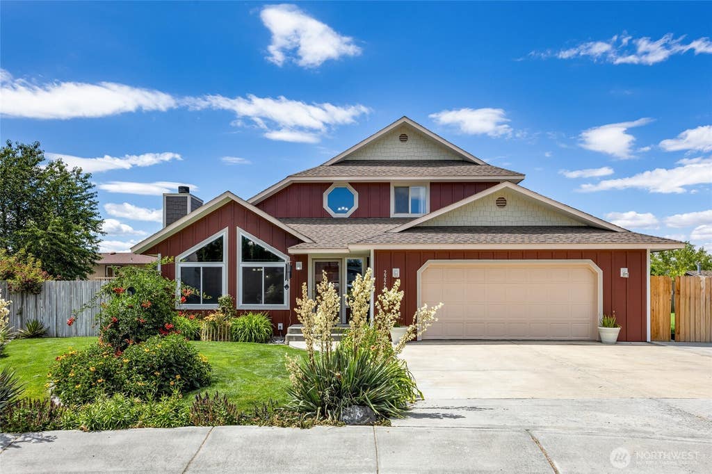 Photo of 2226 S Belair Drive, Moses Lake, WA 98837 (MLS # 2548511)