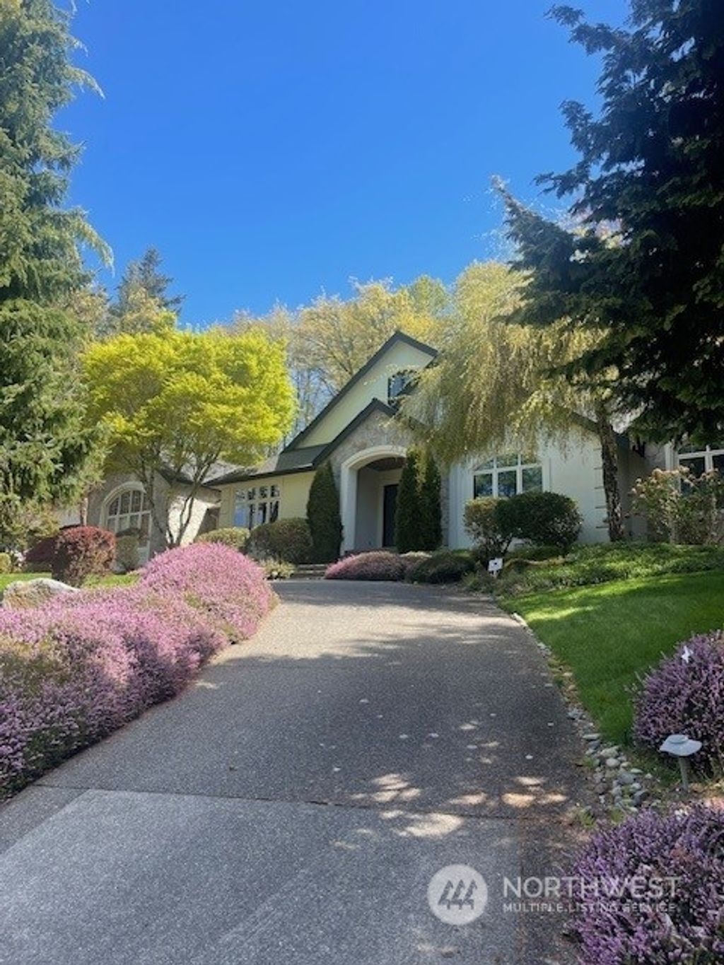 Photo of 6530 161st Place SE, Bellevue, WA 98006 (MLS # 2230232)