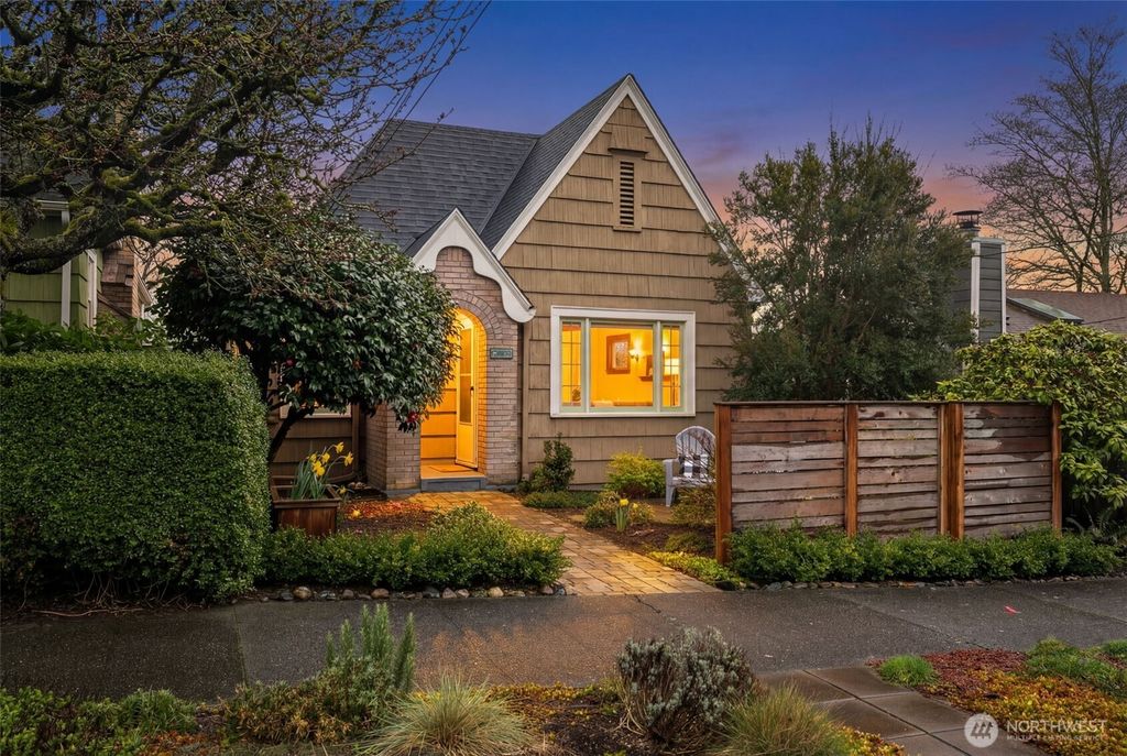 Photo of 7740 18th Avenue NE, Seattle, WA 98115 (MLS # 2486991)