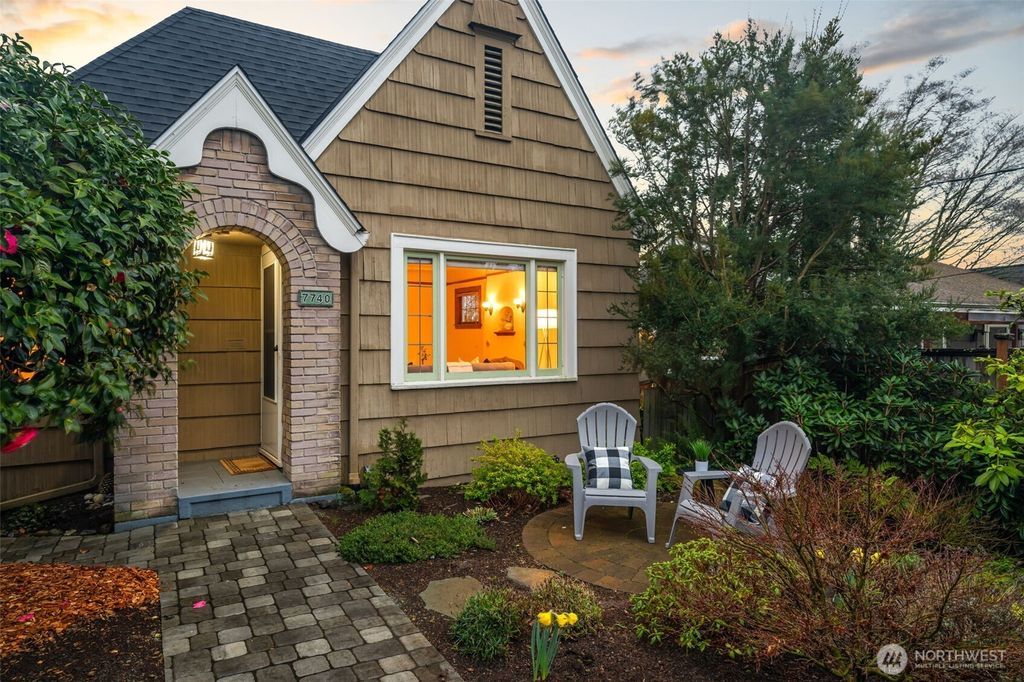 Photo of 7740 18th Avenue NE, Seattle, WA 98115 (MLS # 2486991)