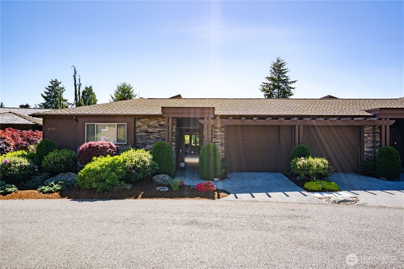 8775 Club House Point Drive