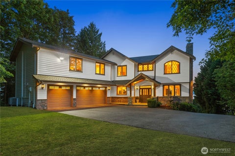 Photo of 12510 Holmes Point Drive NE, Kirkland, WA 98034 (MLS # 2563026)