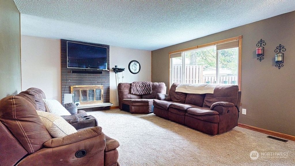 Photo of 2219 105th Place SE, Everett, WA 98208 (MLS # 2267528)