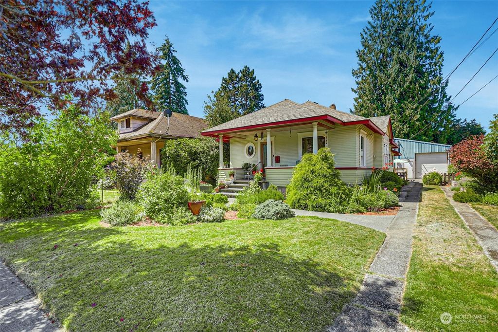 Photo of 414 S Blakeley Street, Monroe, WA 98272 (MLS # 2269369)