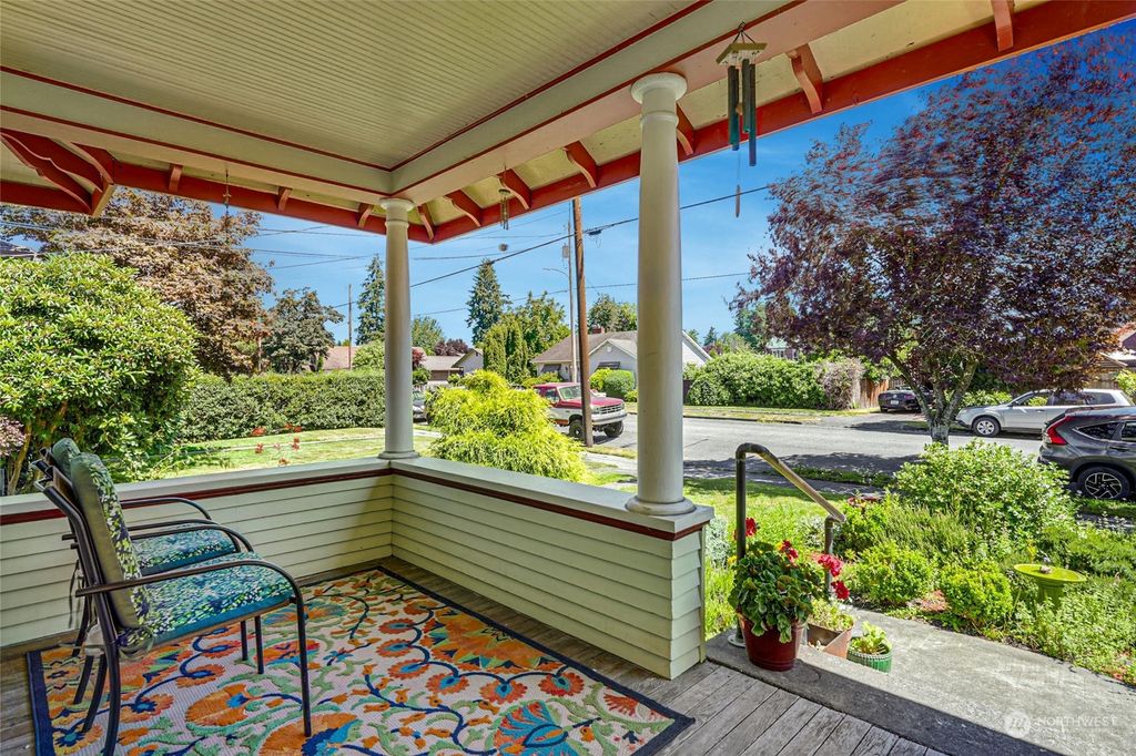 Photo of 414 S Blakeley Street, Monroe, WA 98272 (MLS # 2269369)