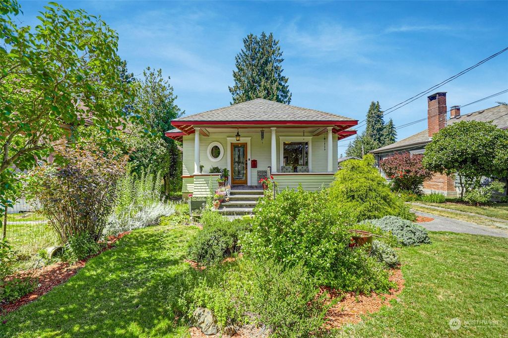 Photo of 414 S Blakeley Street, Monroe, WA 98272 (MLS # 2269369)