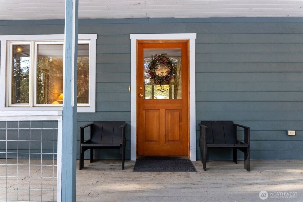 Photo of 5 Chase Road S, Winthrop, WA 98862 (MLS # 2458422)