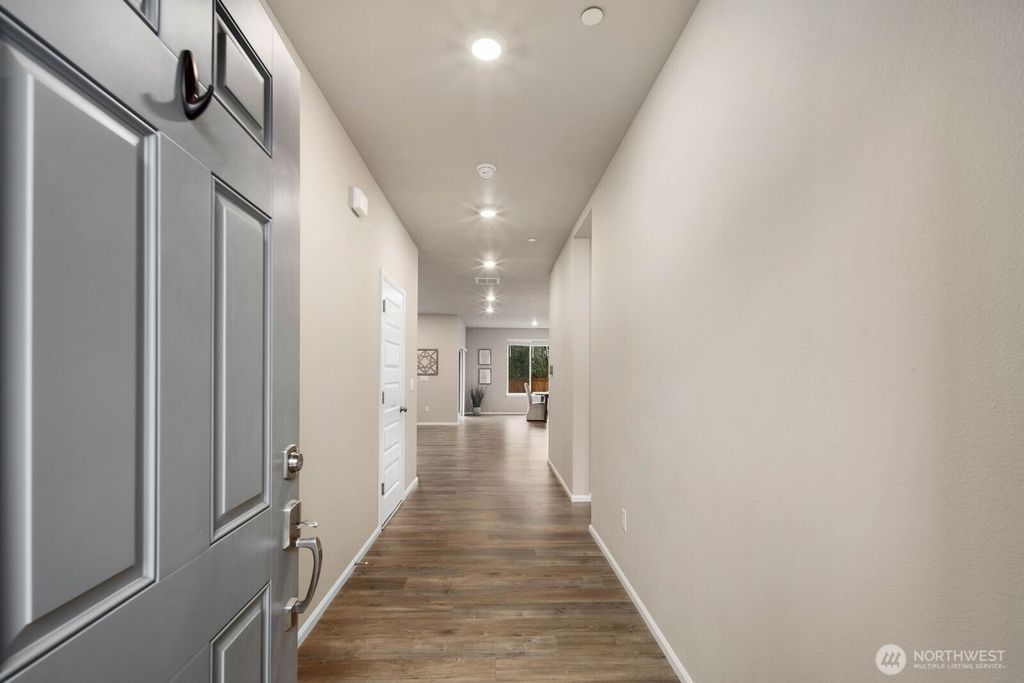 Photo of 1214 Baker Heights Loop, Bremerton, WA 98312 (MLS # 2457833)