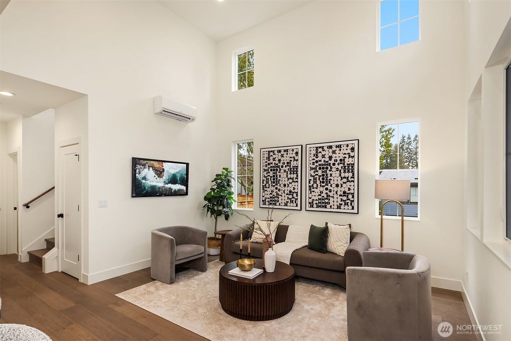 Photo of 337 18th Avenue, Kirkland, WA 98033 (MLS # 2492766)