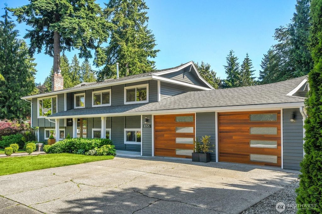 Photo of 10515 NE 122nd Street, Kirkland, WA 98034 (MLS # 2386148)