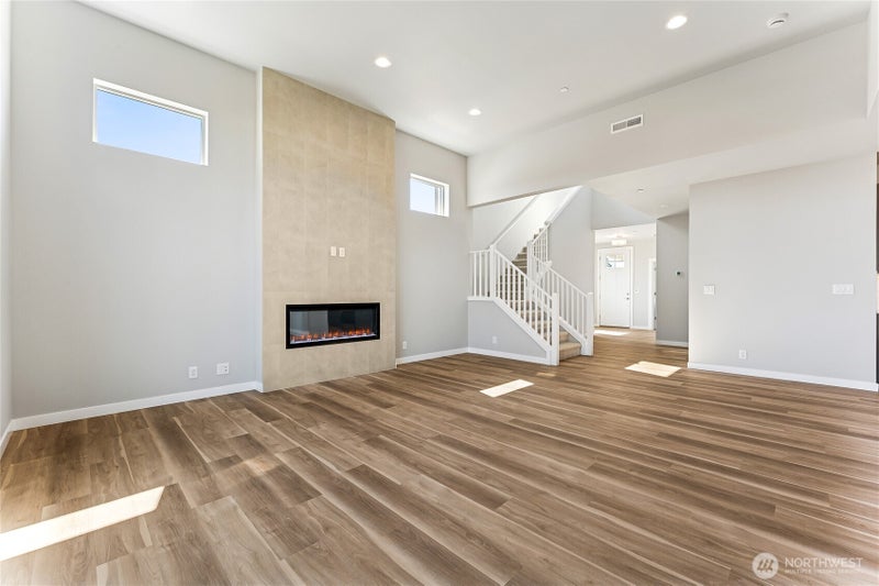 13929 179th Street E 55