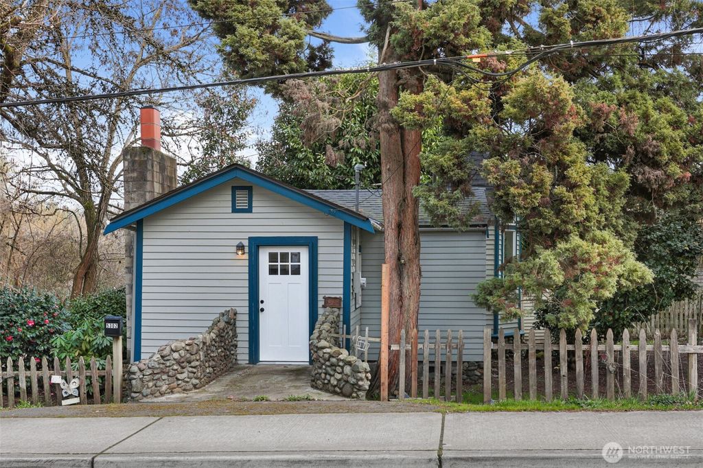 Photo of 5302 S 137th Street, Tukwila, WA 98168 (MLS # 2490868)