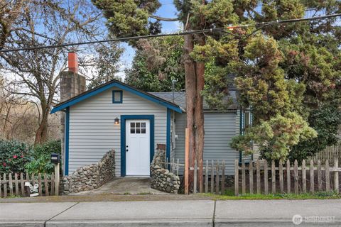 Photo of 5302 S 137th Street, Tukwila, WA 98168 (MLS # 2490868)