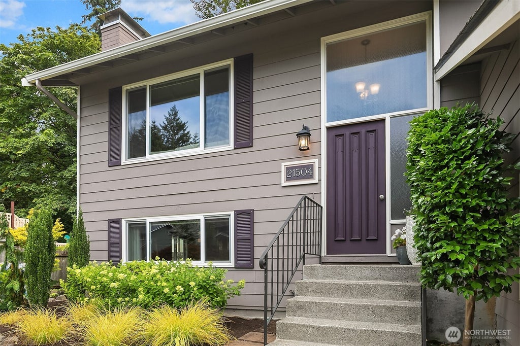 Photo of 21504 124th Avenue SE, Kent, WA 98031 (MLS # 2558041)