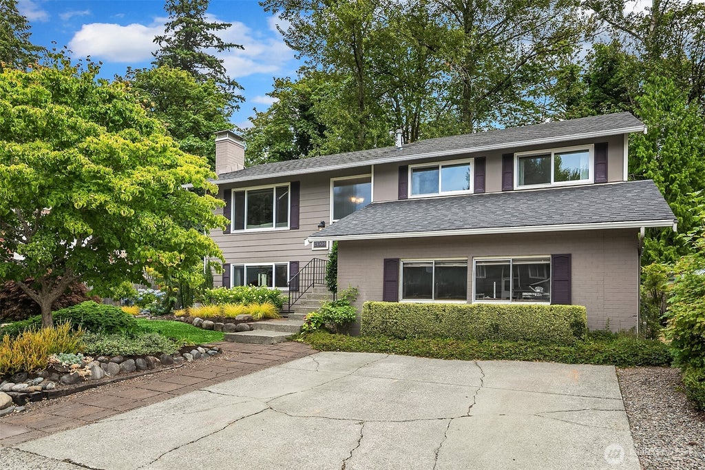 Photo of 21504 124th Avenue SE, Kent, WA 98031 (MLS # 2558041)