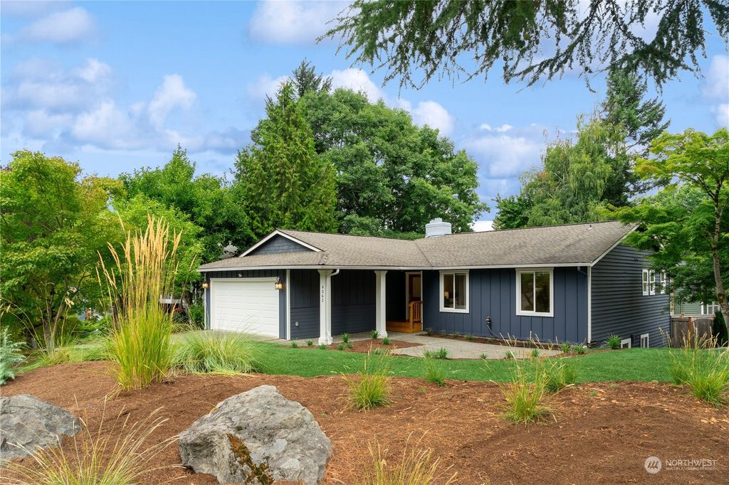 Photo of 4362 191st Avenue SE, Issaquah, WA 98027 (MLS # 2156211)