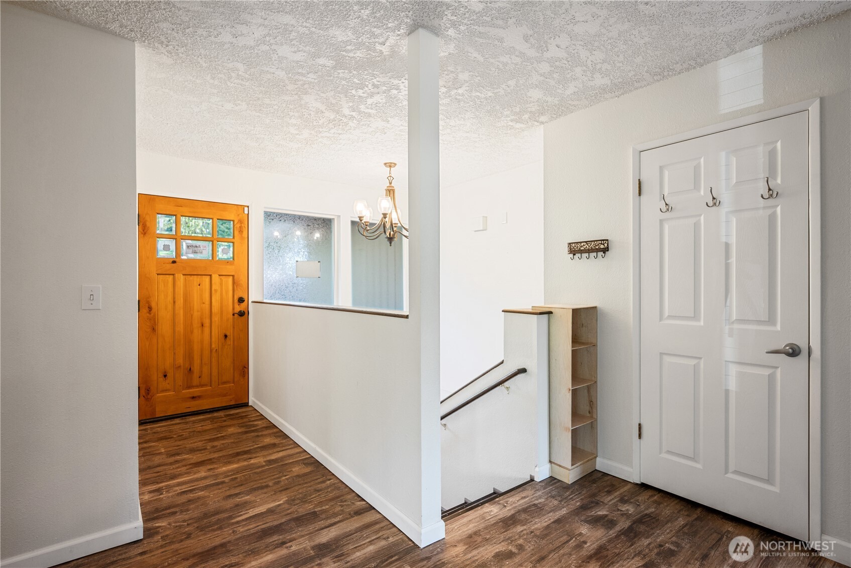 2441 W Lynnwood Drive