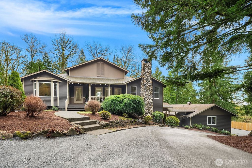 Photo of 14826 200th Avenue SE, Renton, WA 98059 (MLS # 2478754)