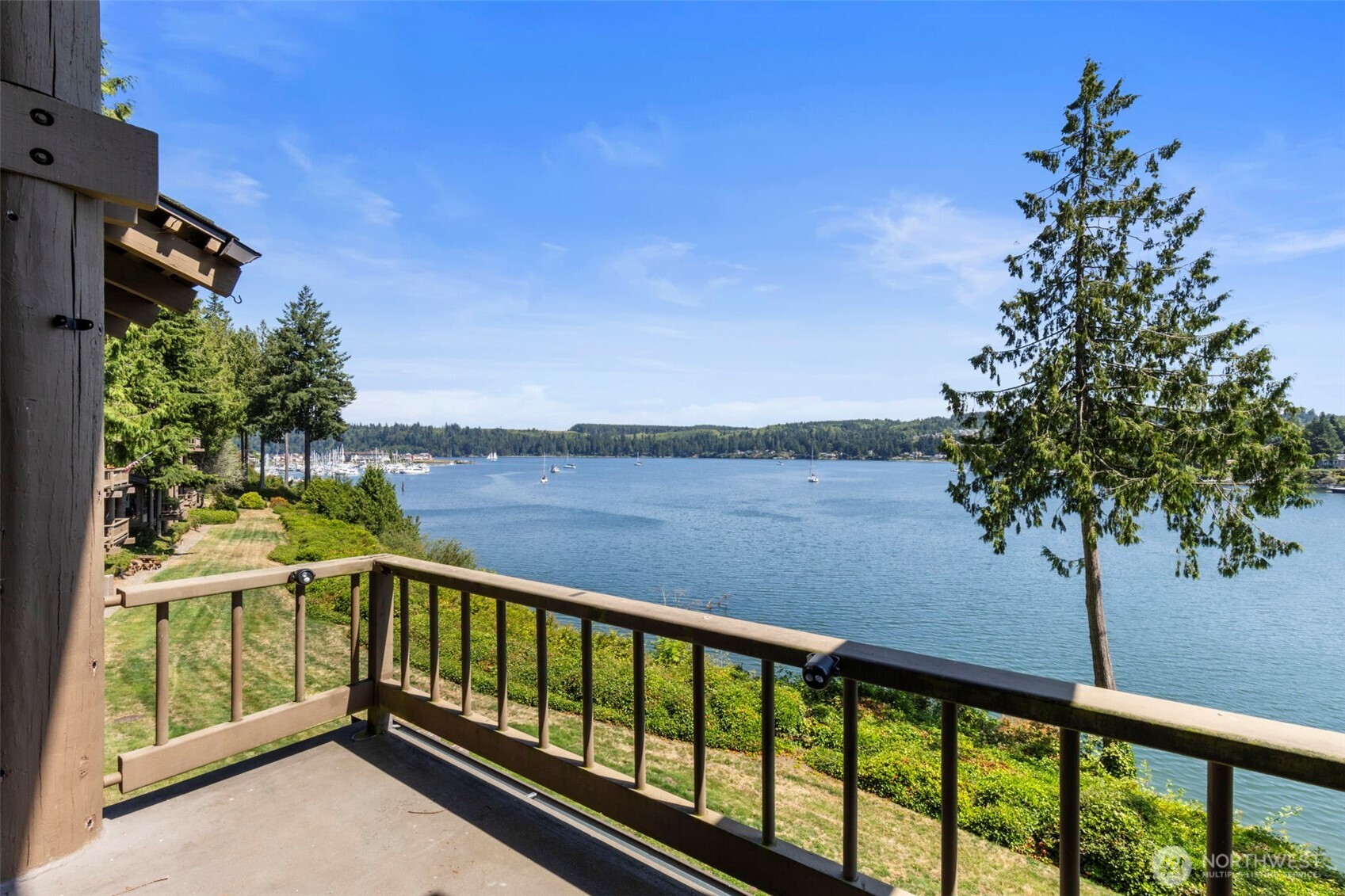 211 North Bay Lane 4