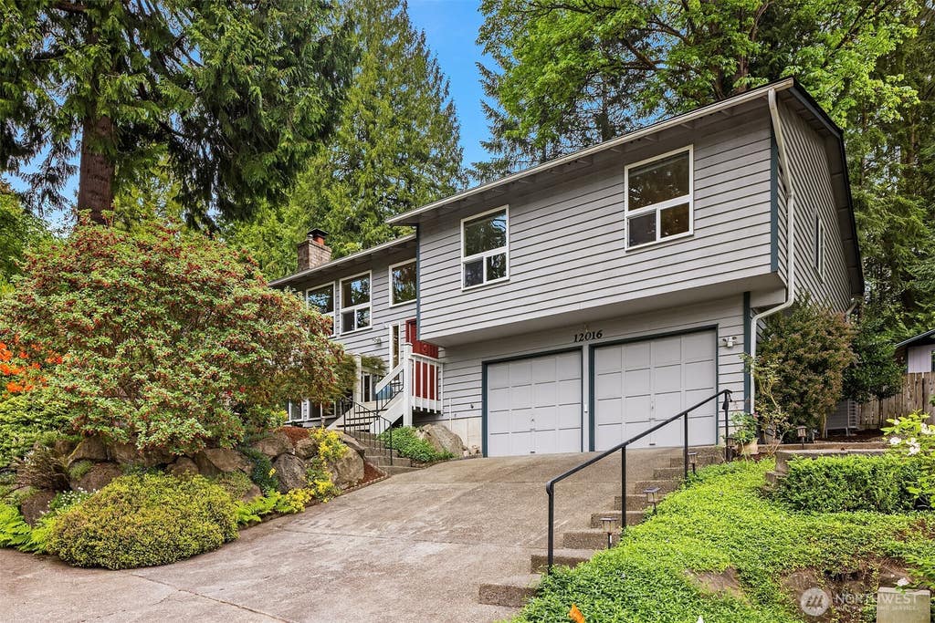Photo of 12016 106th Avenue NE, Kirkland, WA 98034 (MLS # 2565662)