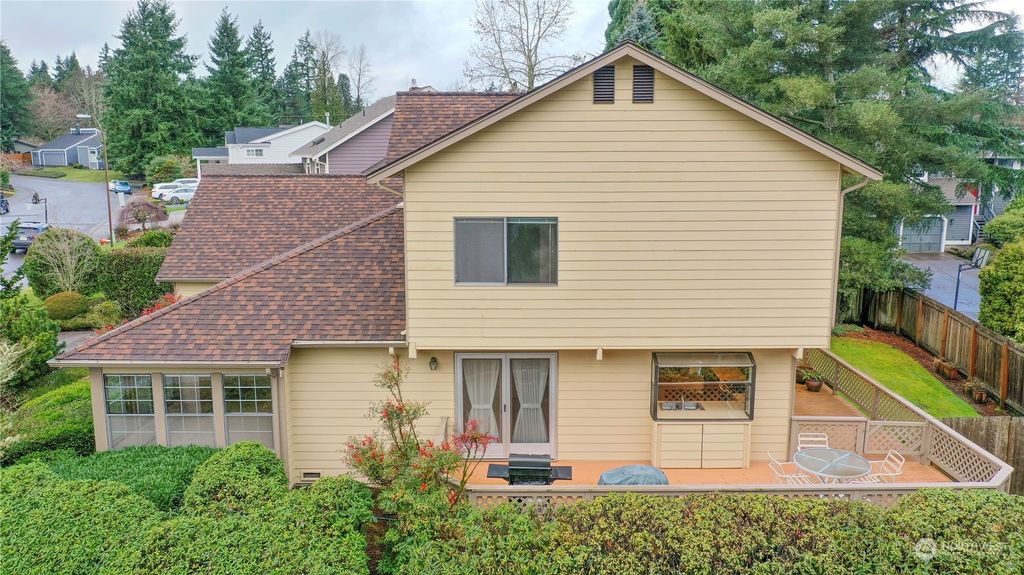 Photo of 13422 NE 115th Court, Redmond, WA 98052 (MLS # 2194951)