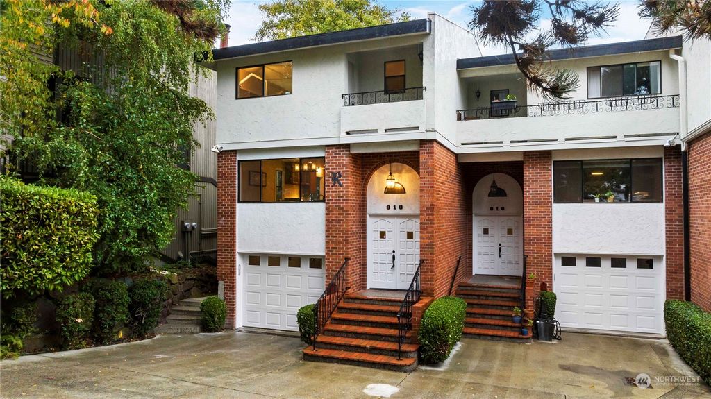 Photo of 818 W Emerson Street, Seattle, WA 98119 (MLS # 2184750)