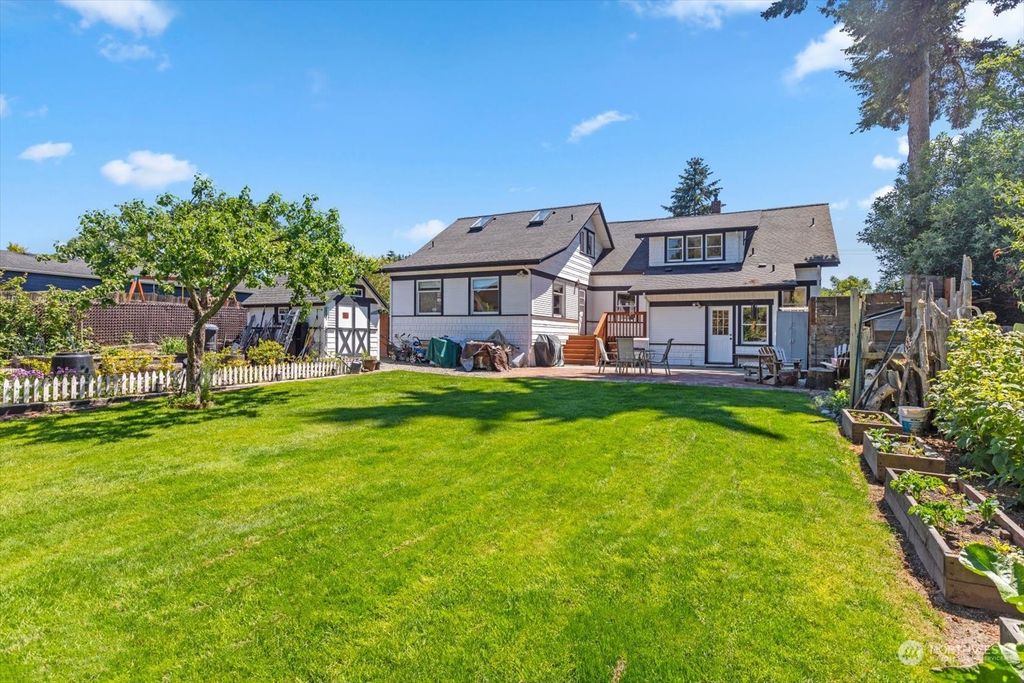 Photo of 705 Caspers Street, Edmonds, WA 98020 (MLS # 2248515)