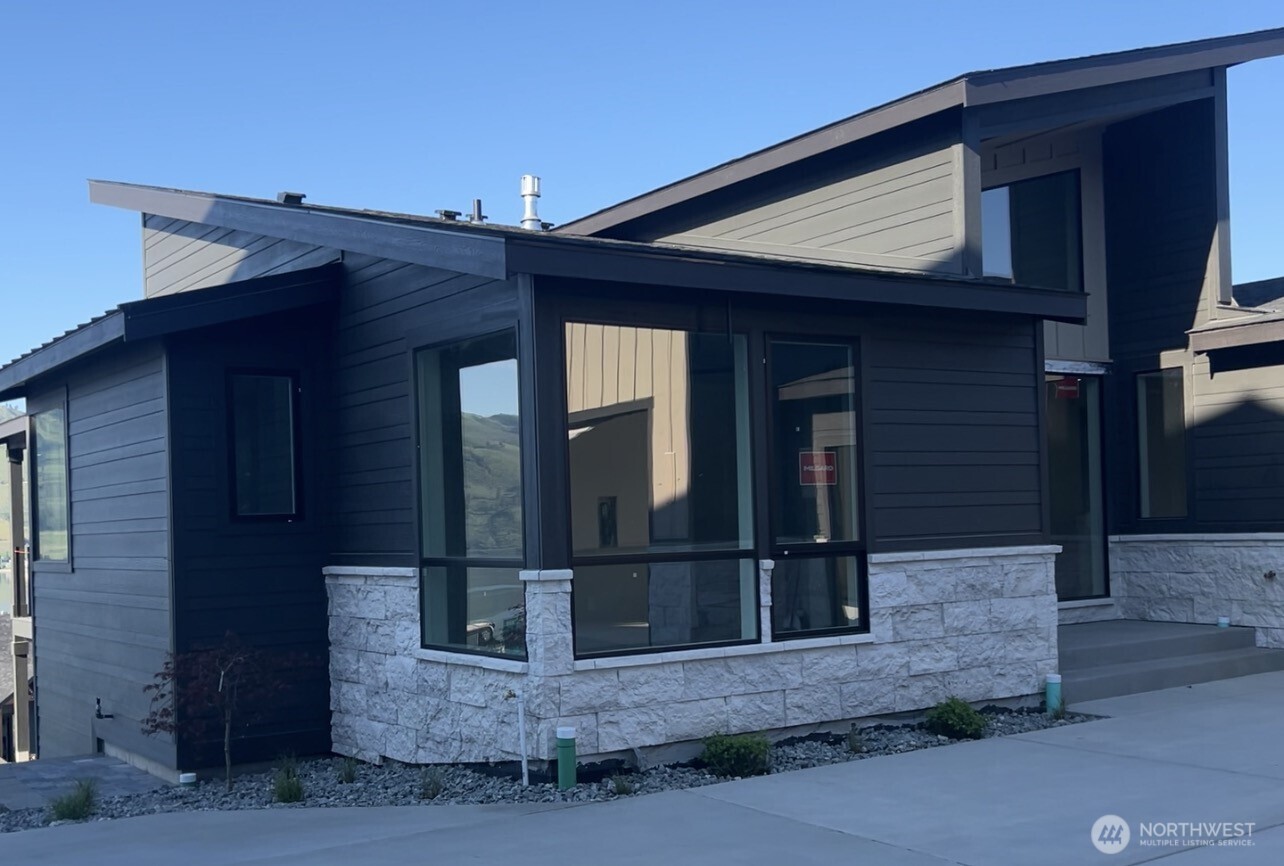 Chelan, Washington, 98816, United States, 5 Bedrooms Bedrooms, ,5 BathroomsBathrooms,Residential,Active,2007254