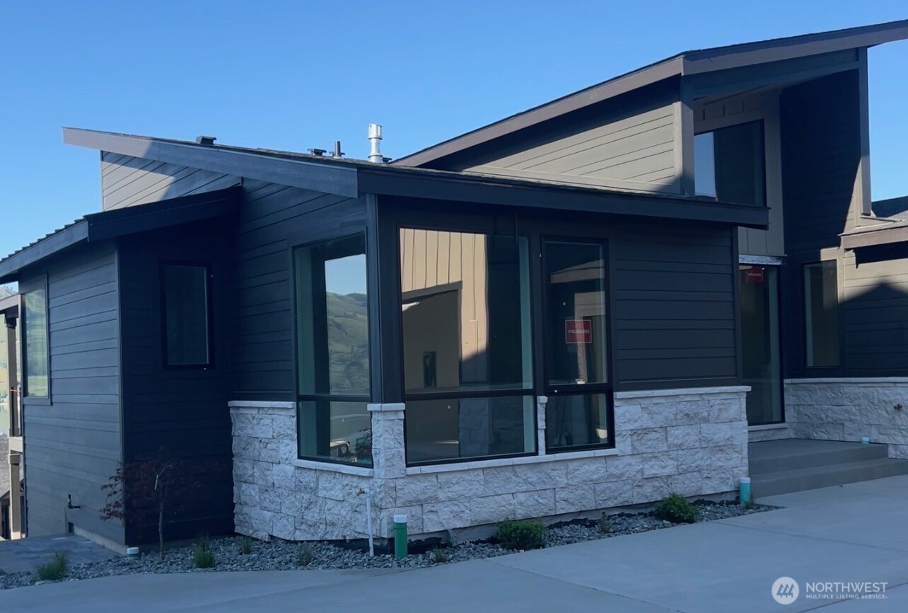 Chelan, Washington, 98816, United States, 5 Bedrooms Bedrooms, ,5 BathroomsBathrooms,Residential,Active,2007254