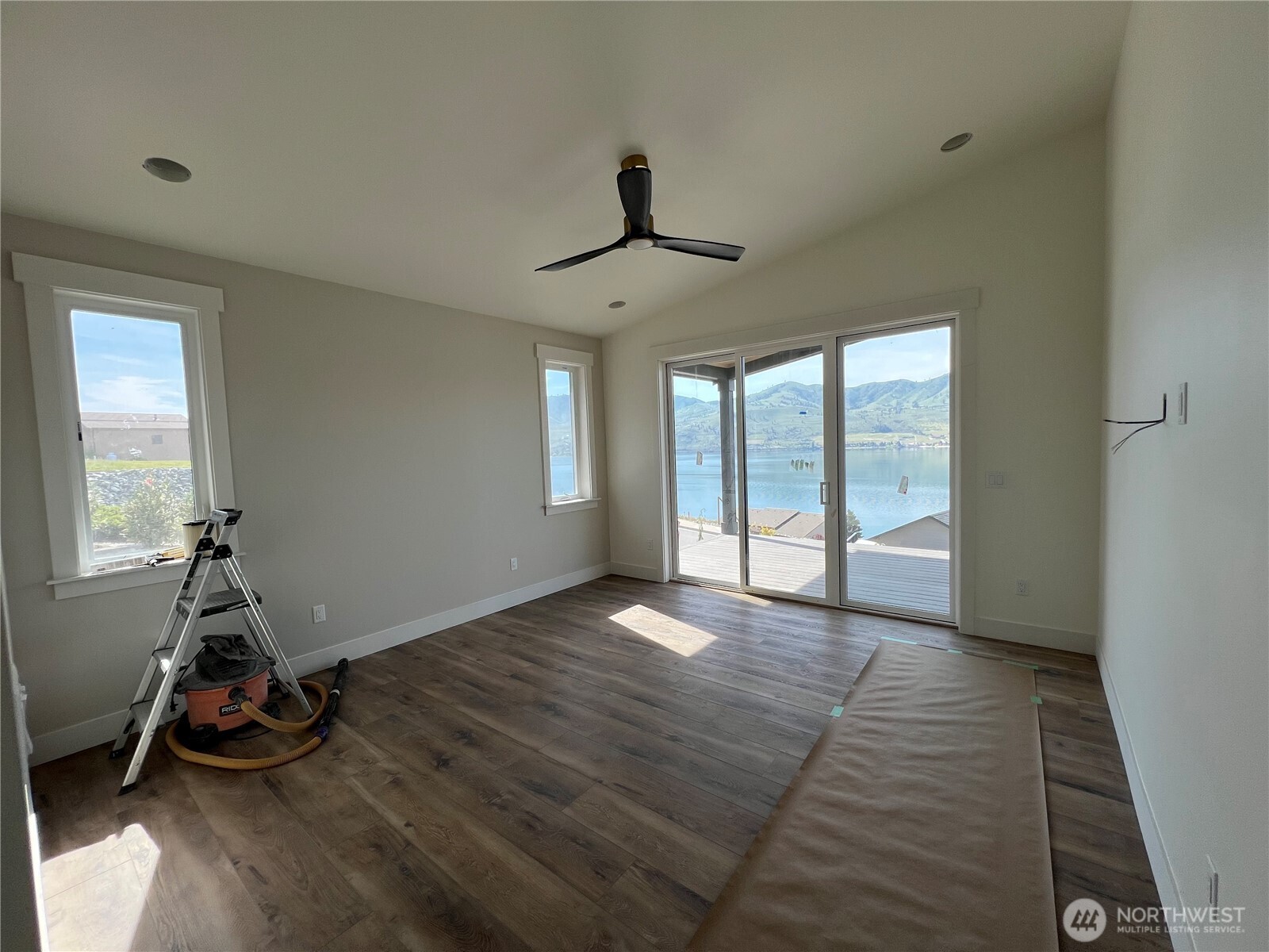 Chelan, Washington, 98816, United States, 5 Bedrooms Bedrooms, ,5 BathroomsBathrooms,Residential,Active,2007254