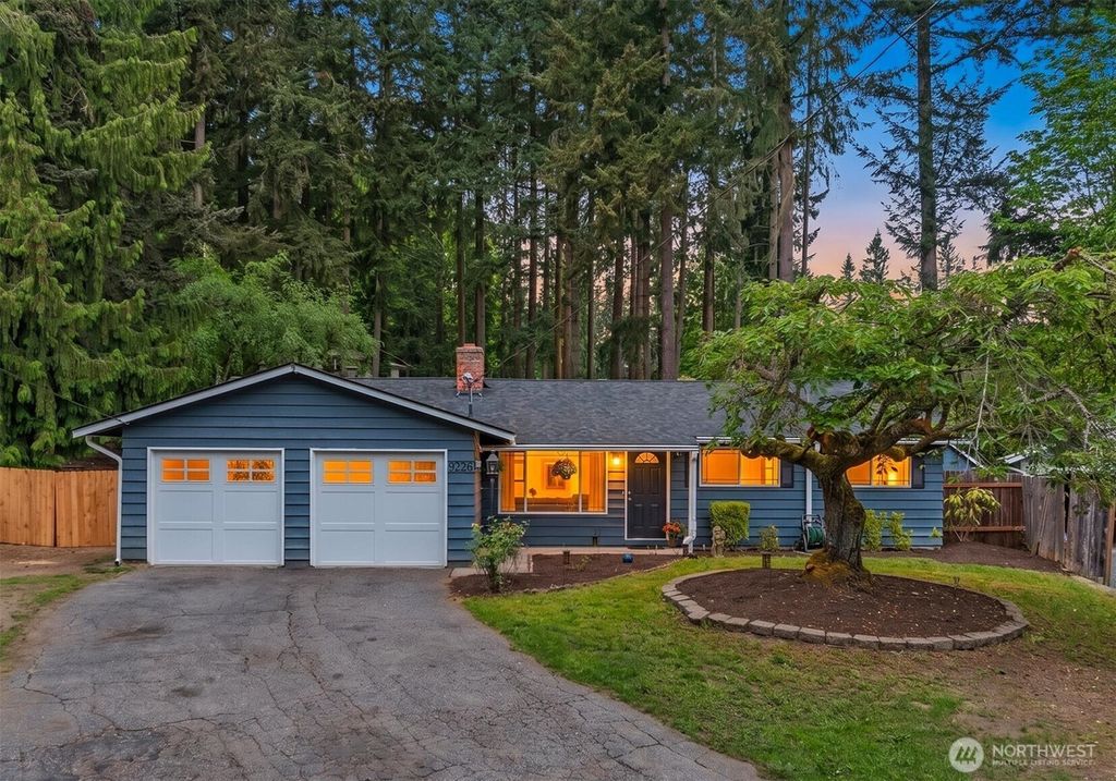 Photo of 9226 NE 184th Place, Bothell, WA 98011 (MLS # 2518487)