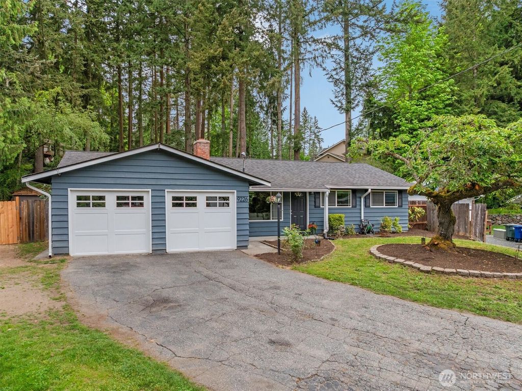 Photo of 9226 NE 184th Place, Bothell, WA 98011 (MLS # 2518487)